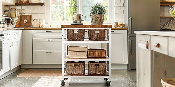 Minimal kitchen pantry cabinet