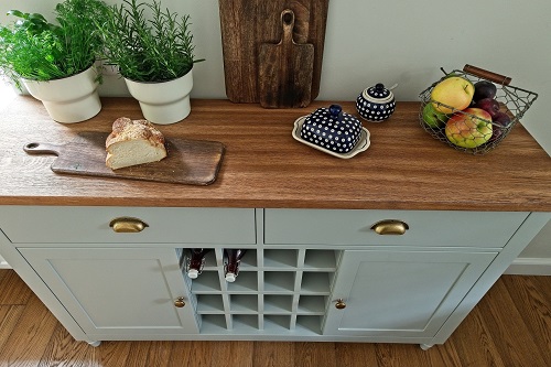 Minimal kitchen pantry cabinet