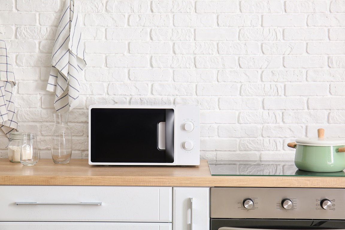 Minimal kitchen pantry cabinet